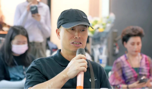 花园里的雕塑830.png