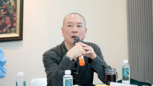 花园里的雕塑586.png