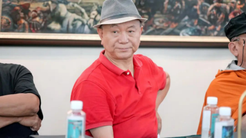 花园里的雕塑608.png