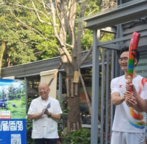 花园里的雕塑2616.png